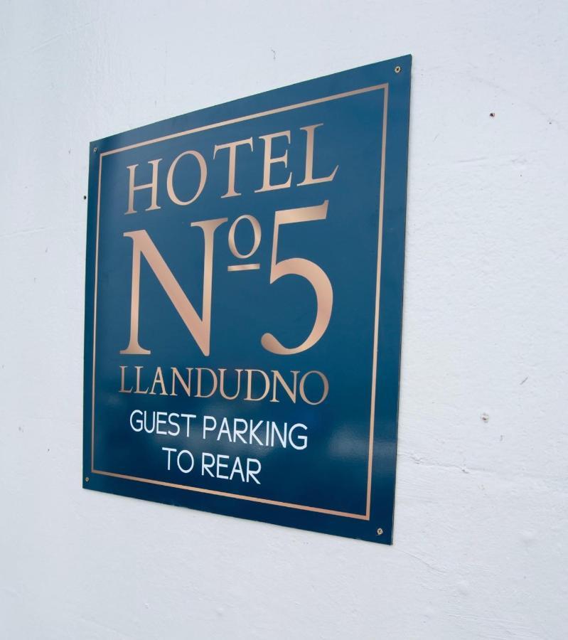 Hotel No5, Beachfront With Free Private Car Park Ландъндо Екстериор снимка
