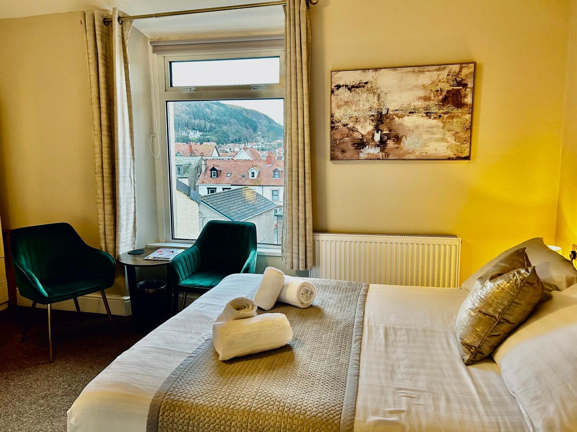Hotel No5, Beachfront With Free Private Car Park Ландъндо Екстериор снимка