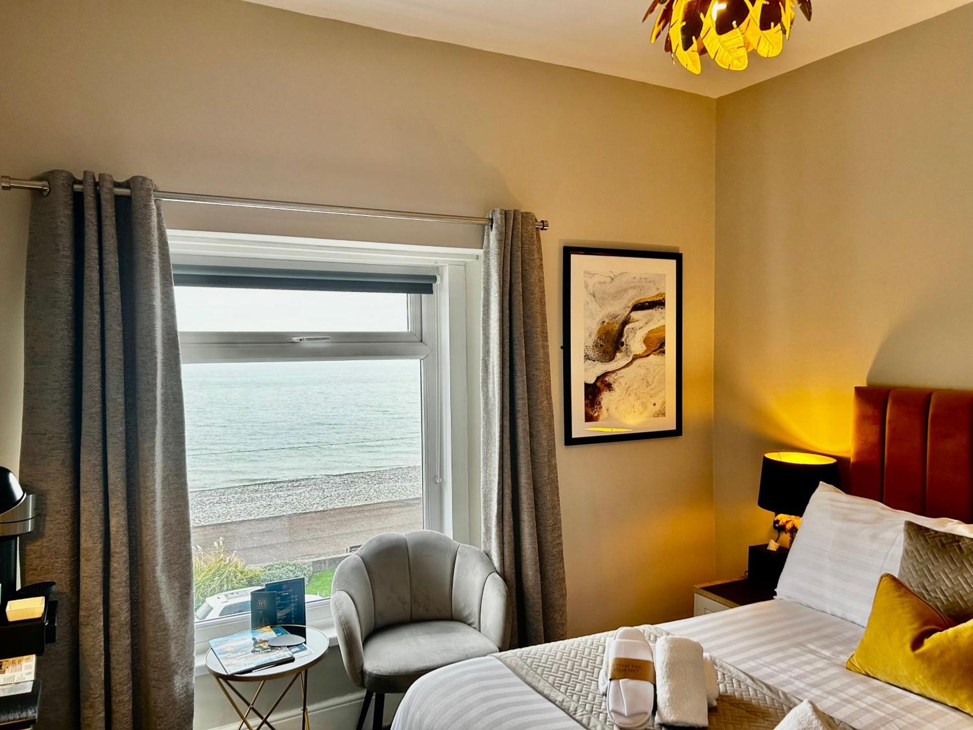 Hotel No5, Beachfront With Free Private Car Park Ландъндо Екстериор снимка