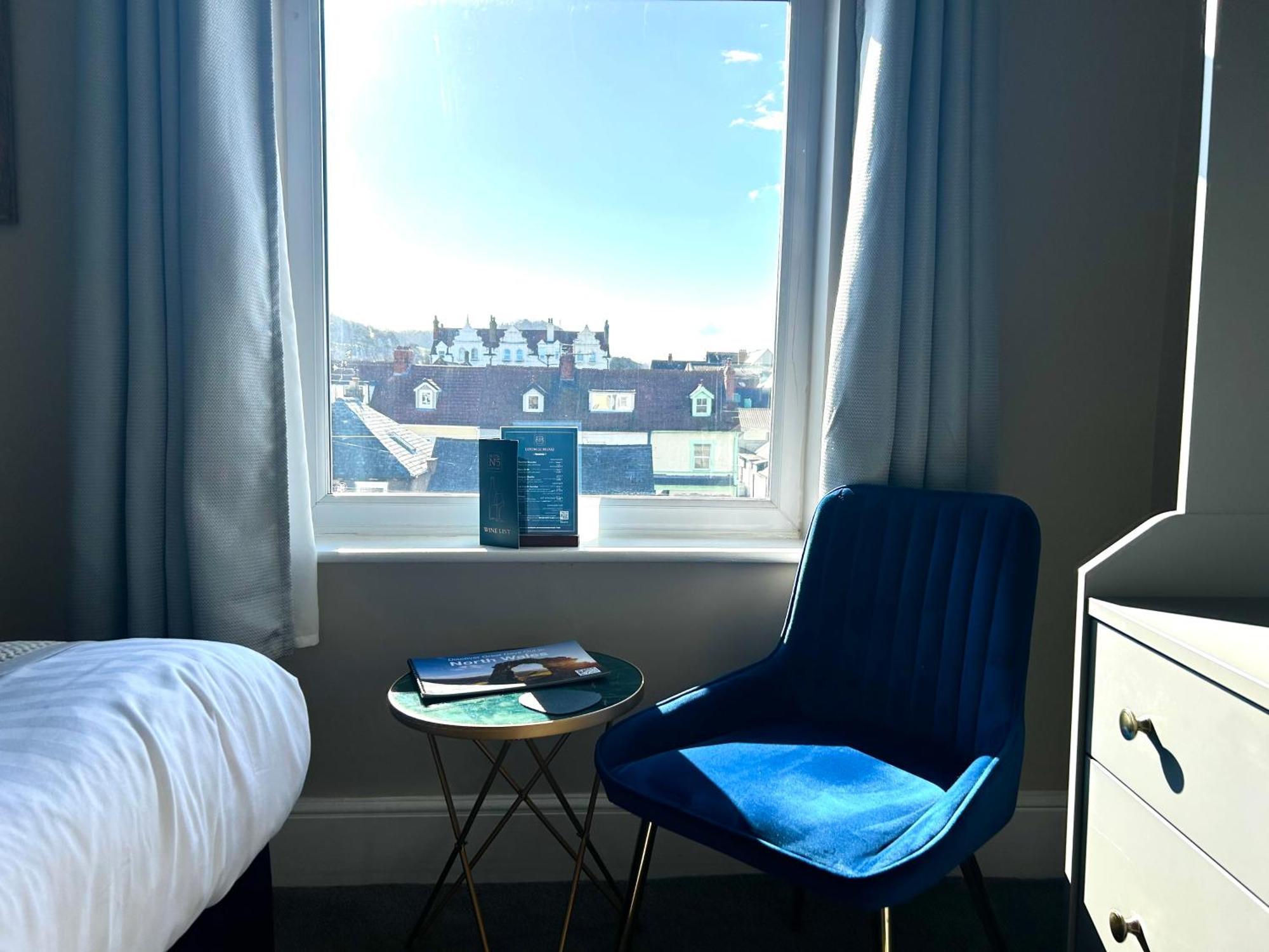 Hotel No5, Beachfront With Free Private Car Park Ландъндо Екстериор снимка